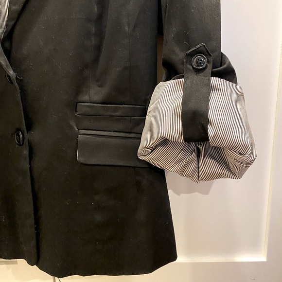 Doki Geki Black Fitted Blazer - Picture 4 of 4